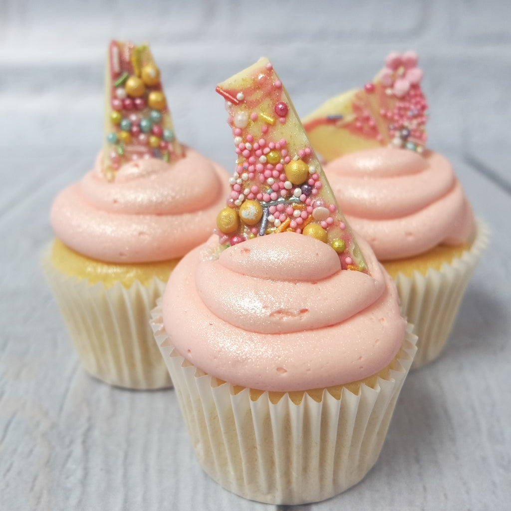 Strawberry Glitz Cupcakes